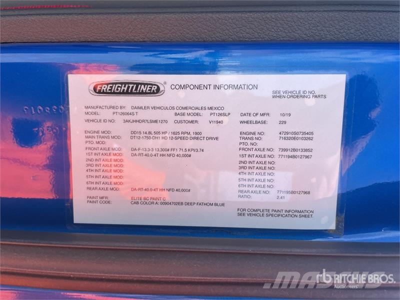 Freightliner Cascadia 126 6x4 T/A Sleeper Truck Tractor (Inoper Vilcēji