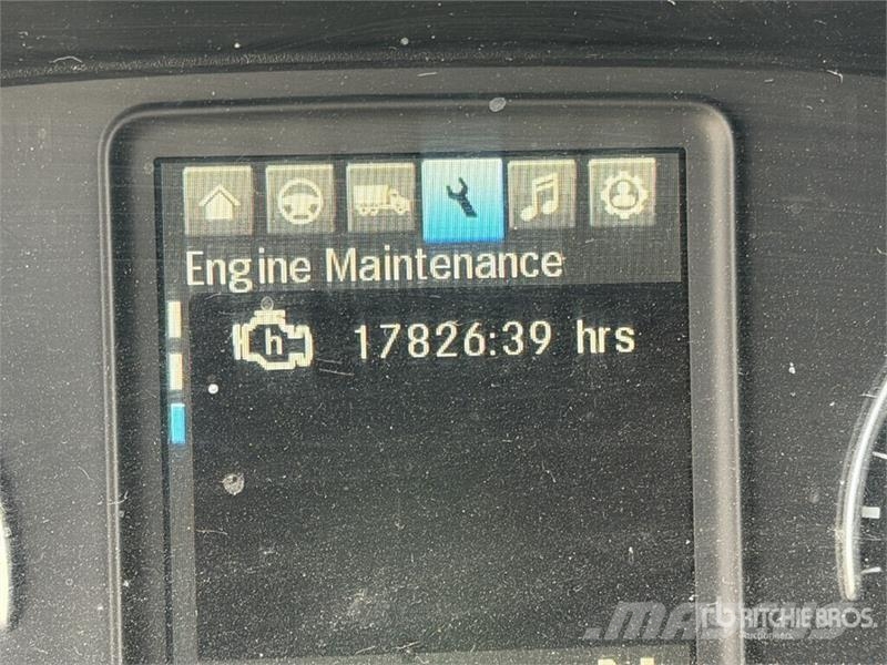 Freightliner Cascadia 126 6x4 T/A Sleeper Truck Tractor Motrici e Trattori Stradali