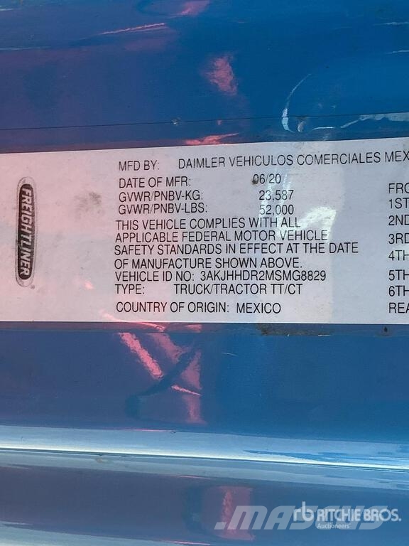Freightliner Cascadia 126 6x4 T/A Sleeper Truck Tractor Truck Tractor Units