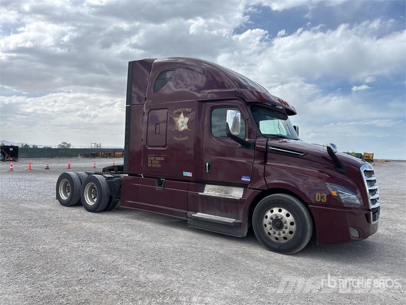 Freightliner Cascadia 126 6x4 T/A Sleeper Truck Tractor Motrici e Trattori Stradali