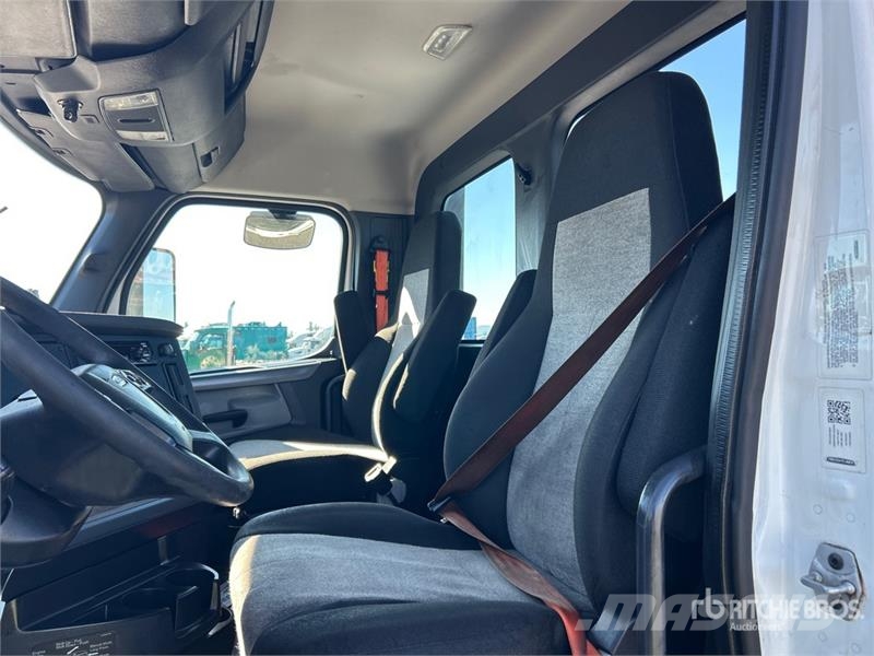 Freightliner Cascadia 116 وحدات الجر