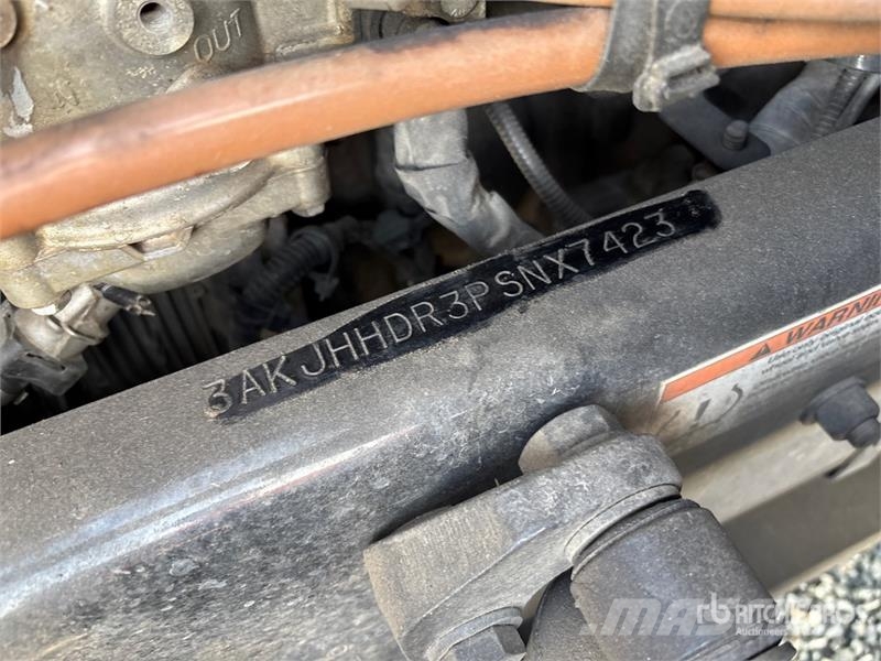 Freightliner Cascadia 126 6x4 T/A Sleeper Truck Tractor Тягачі