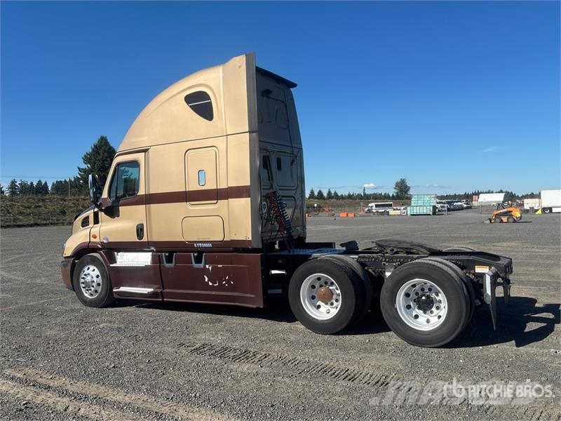 Freightliner Cascadia 113 Vlačilci