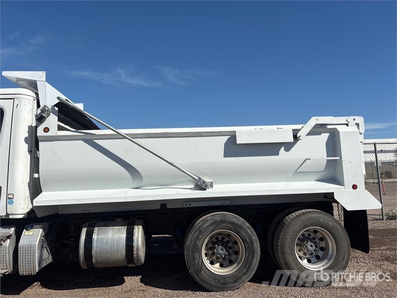 Freightliner Cascadia 126 Kipper