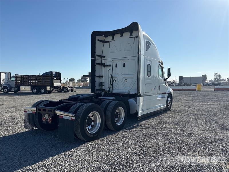 Freightliner Cascadia 126 6x4 T/A Sleeper Truck Tractor 트랙터 유닛