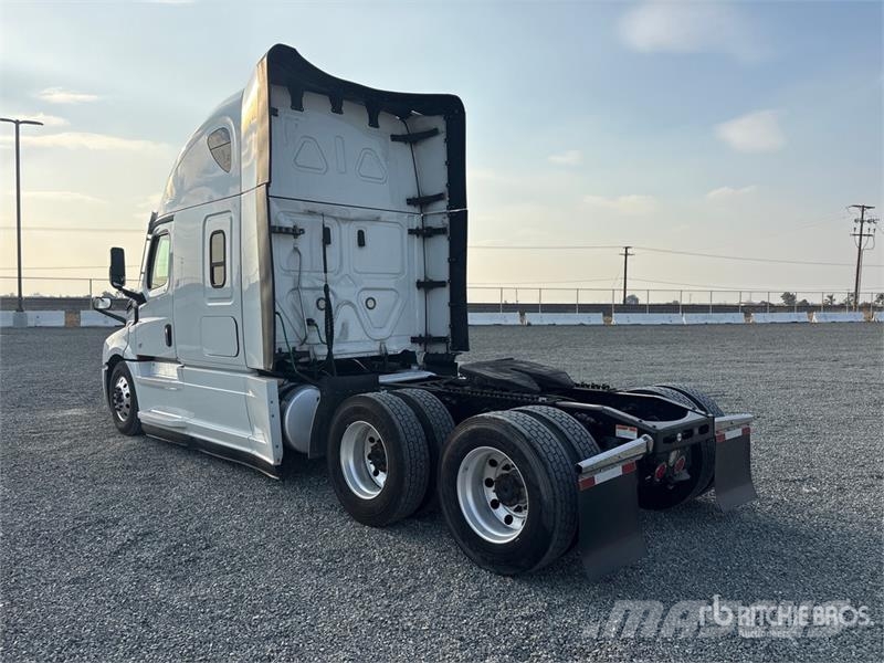Freightliner Cascadia 126 Vilcēji