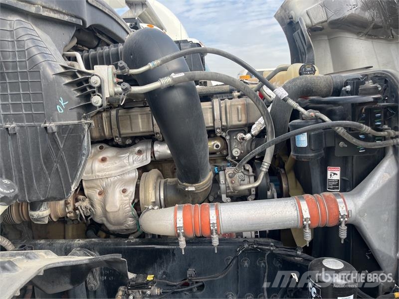 Freightliner Cascadia 126 Autotractoare