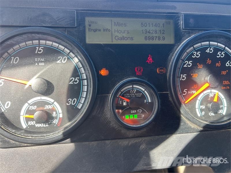 Freightliner Cascadia 125 6x4 T/A Dump Truck Camion benne