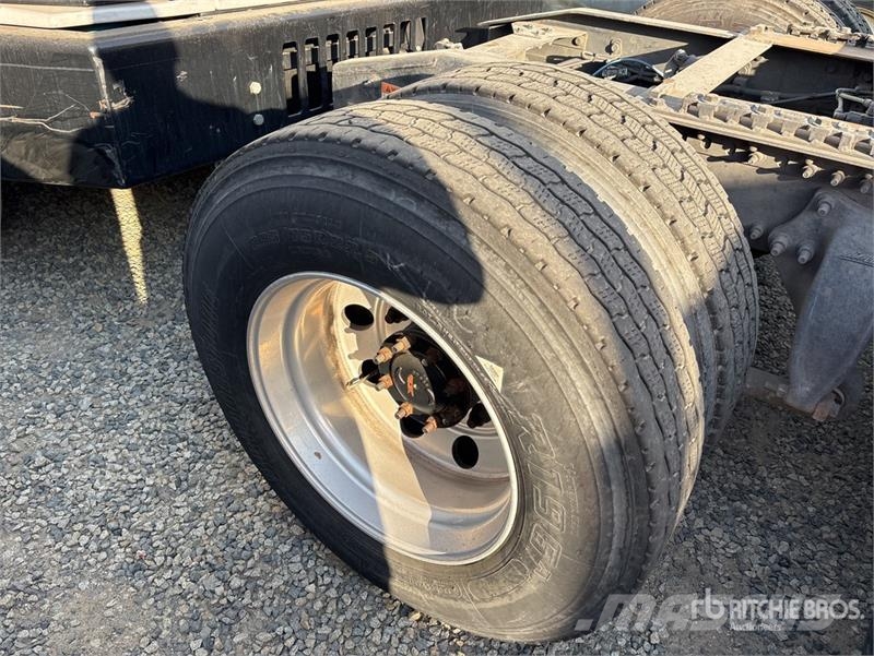 Freightliner Cascadia 113 Çekiciler