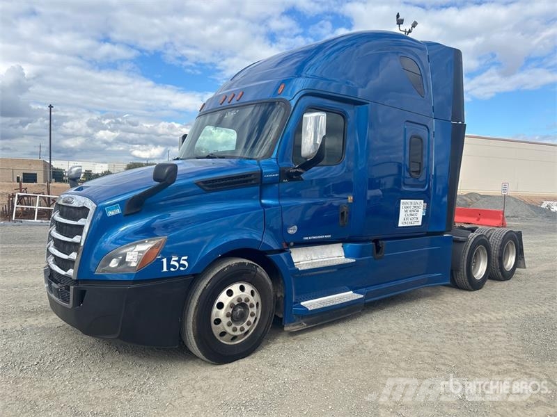 Freightliner Cascadia 126 6x4 T/A Sleeper Truck Tractor Autotractoare