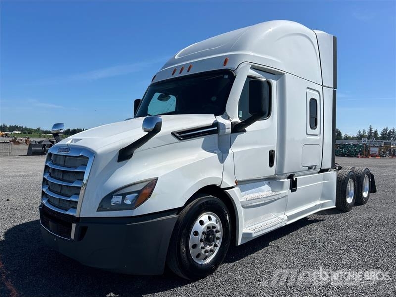 Freightliner Cascadia 126 6x4 T/A Sleeper Truck Tractor Sadulveokid