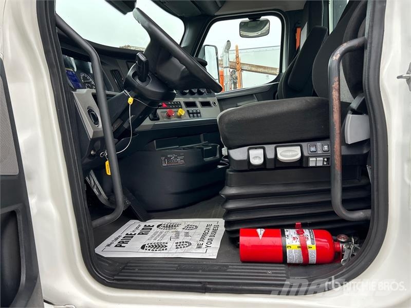 Freightliner Cascadia 116 وحدات الجر