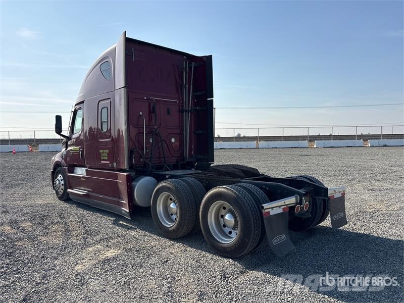 Freightliner Cascadia 126 6x4 T/A Sleeper Truck Tractor Vilcēji
