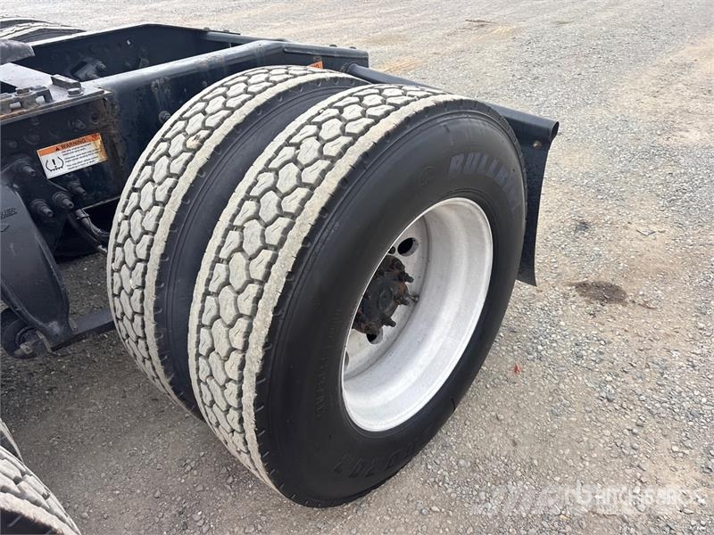 Freightliner Cascadia 126 T/A Sleeper Truck Tractor Prime Movers