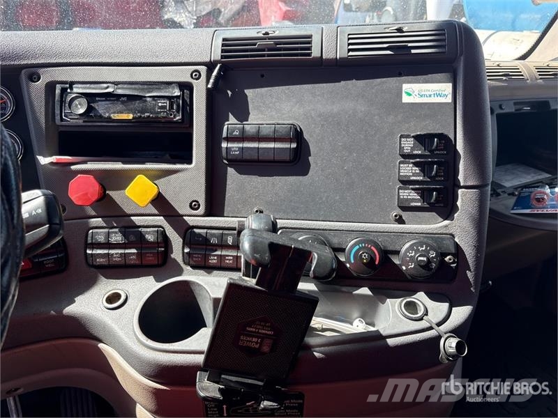 Freightliner Cascadia 125 6x4 T/A Sleeper Truck Tractor Sattelzugmaschinen