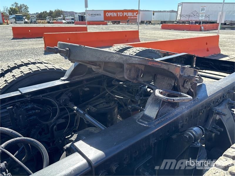 Freightliner Cascadia 125 6x4 T/A Sleeper Truck Tractor Motrici e Trattori Stradali