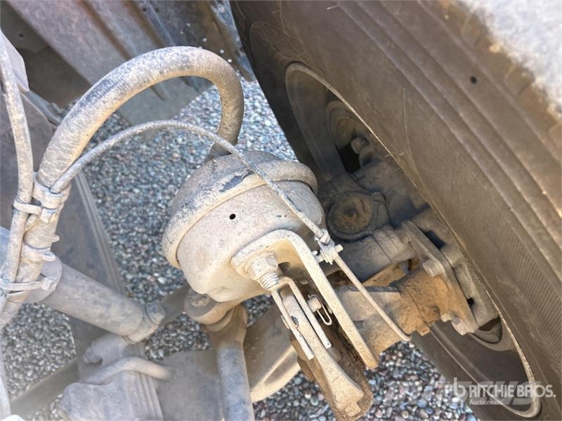 Freightliner Cascadia 125 6x4 T/A Dump Truck Camion benne
