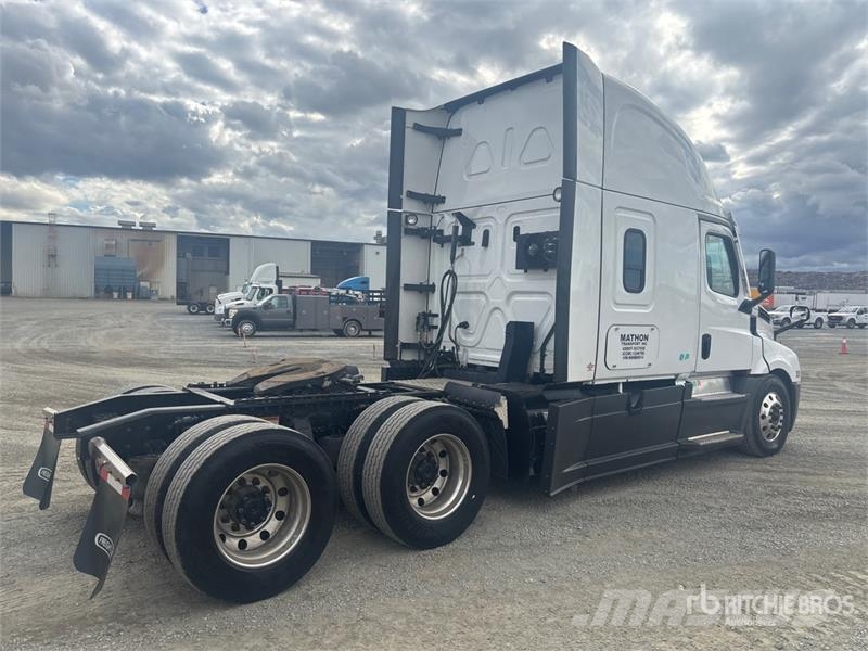 Freightliner Cascadia 126 6x4 T/A Sleeper Truck Tractor Motrici e Trattori Stradali