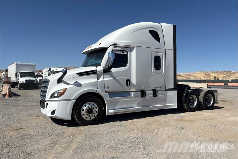 Freightliner Cascadia 126 6x4 T/A Sleeper Truck Tractor Vilcēji