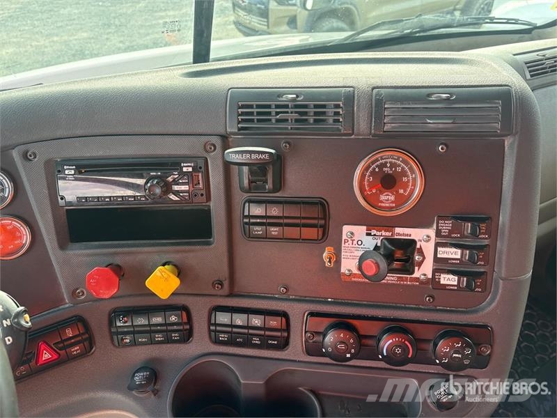 Freightliner Cascadia 125 6x2 T/A Sleeper Truck Tractor Sattelzugmaschinen