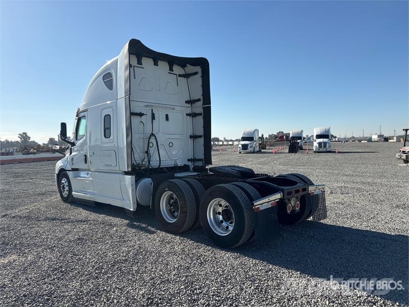 Freightliner Cascadia 126 6x4 T/A Sleeper Truck Tractor 트랙터 유닛