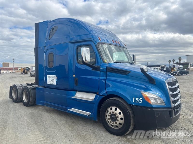 Freightliner Cascadia 126 6x4 T/A Sleeper Truck Tractor Autotractoare