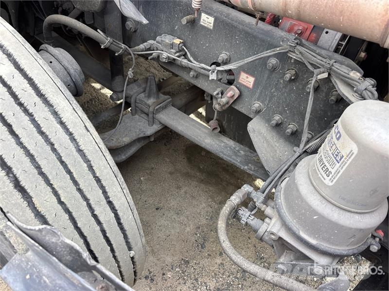 Freightliner Cascadia 126 6x4 T/A Sleeper Truck Tractor Тягачі