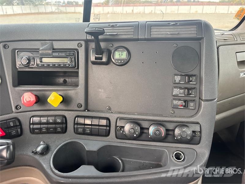 Freightliner Cascadia 113 Тягачі
