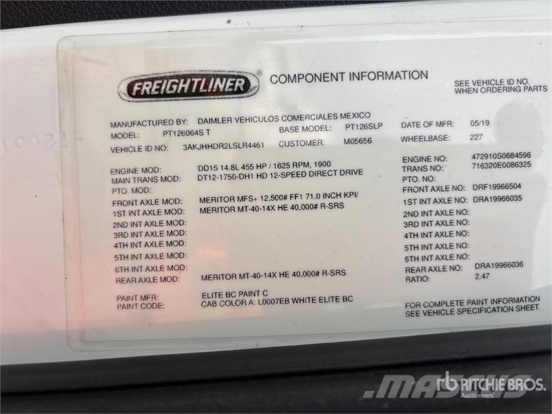 Freightliner Cascadia 126 6x4 T/A Sleeper Truck Tractor Тягачі