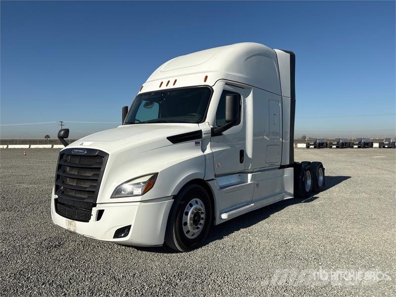 Freightliner Cascadia 126 6x4 T/A Sleeper Truck Tractor Vilcēji