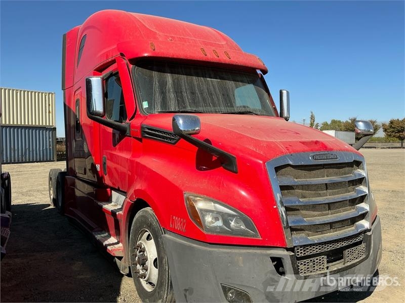 Freightliner Cascadia 6x4 T/A Sleeper Truck Tractor Tracteur routier