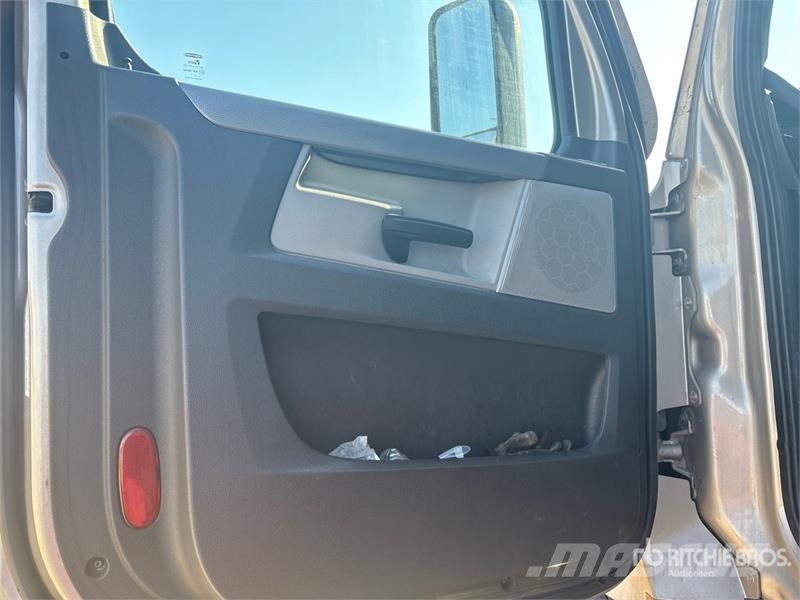 Freightliner Cascadia 126 6x4 T/A Sleeper Truck Tractor Trækkere