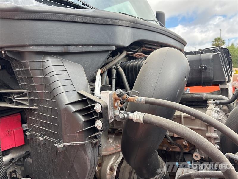Freightliner Cascadia 116 Sadulveokid