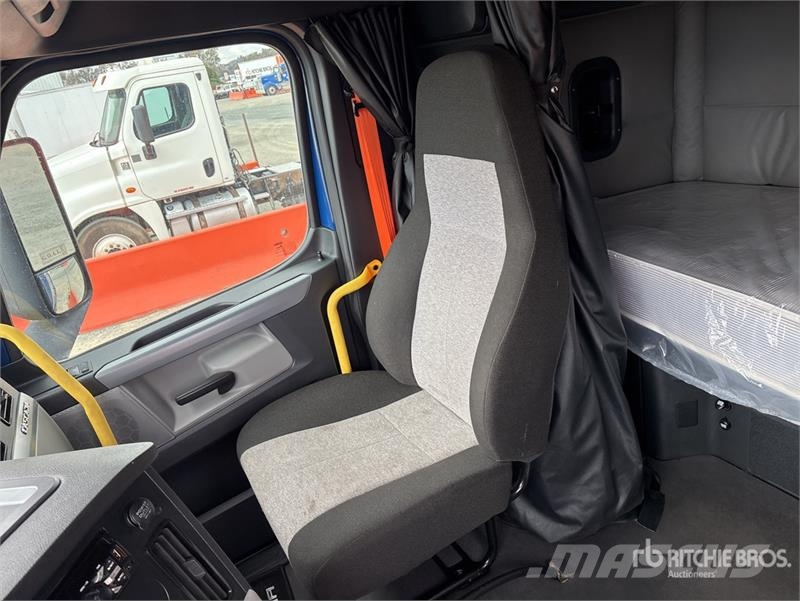 Freightliner Cascadia 116 Sadulveokid