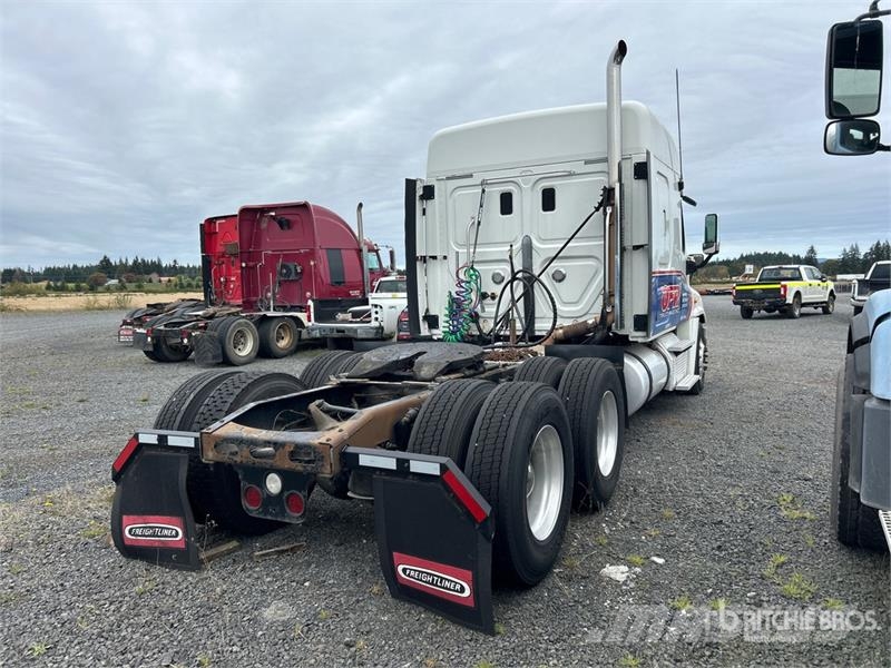Freightliner Cascadia 125 6x4 T/A Sleeper Truck Tractor (Inoper Vlačilci