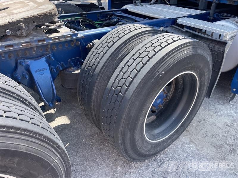 Freightliner Cascadia 126 6x4 T/A Sleeper Truck Tractor (Inoper Vilcēji