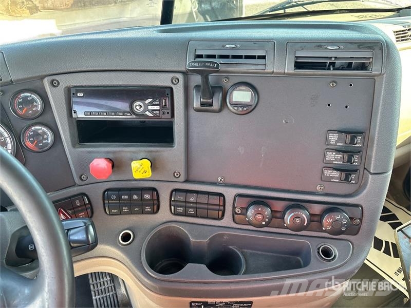 Freightliner Cascadia 125 Vilcēji