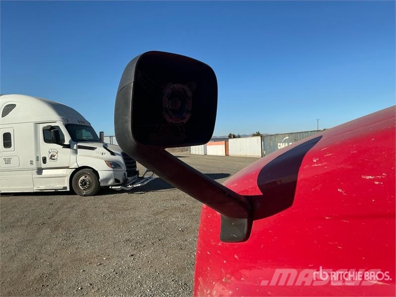 Freightliner Cascadia 126 Tractor Units