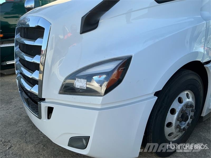 Freightliner Cascadia 126 6x4 T/A Sleeper Truck Tractor Tracteur routier