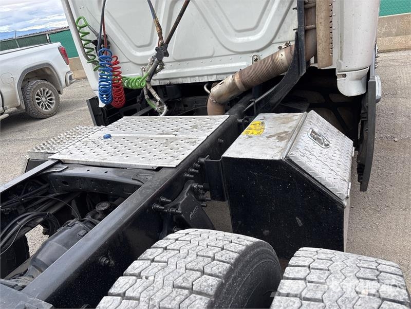 Freightliner Cascadia 125 6x4 T/A Sleeper Truck Tractor 트랙터 유닛