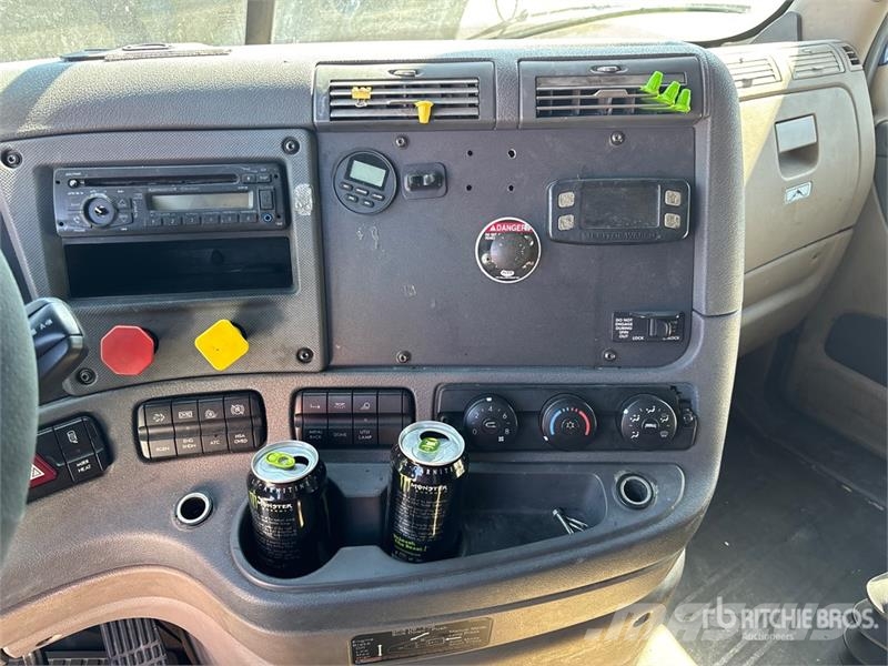Freightliner Cascadia 125 6x4 T/A Sleeper Truck Tractor Седельные тягачи