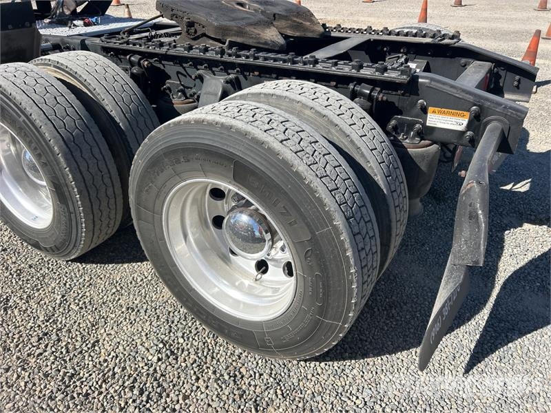 Freightliner Cascadia 125 6x4 T/A Sleeper Truck Tractor Motrici e Trattori Stradali