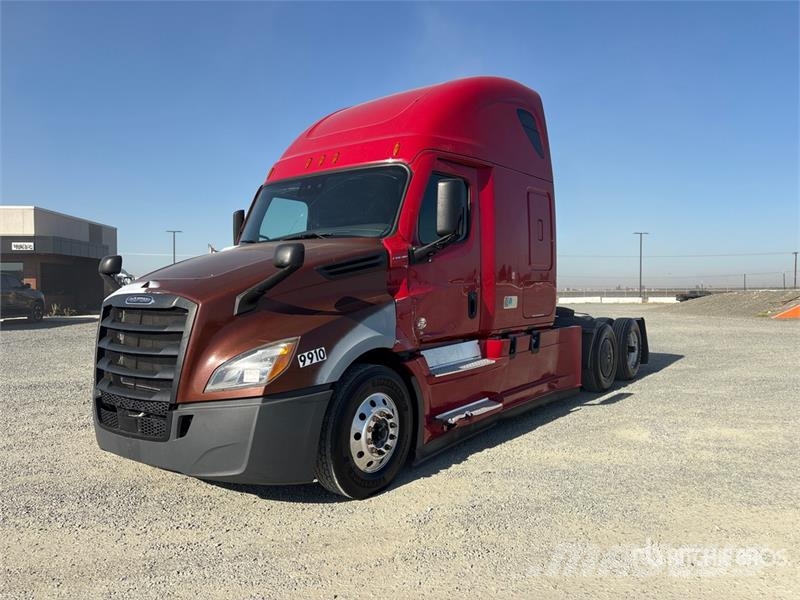 Freightliner Cascadia 126 6x4 T/A Sleeper Truck Tractor وحدات الجر