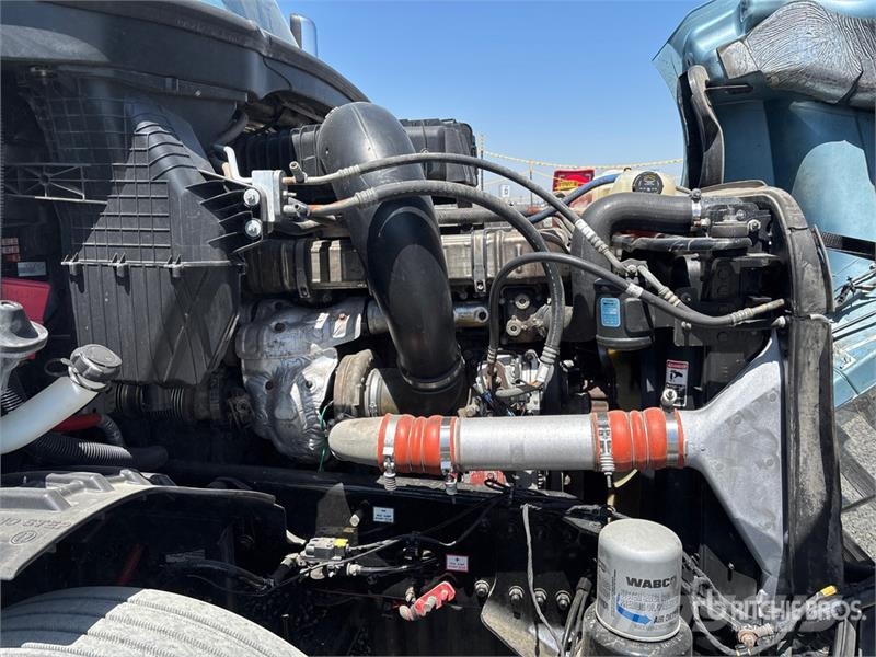 Freightliner Cascadia 126 6x4 T/A Sleeper Truck Tractor 트랙터 유닛