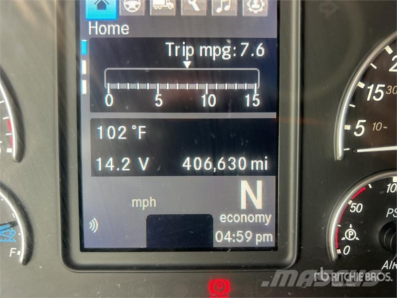 Freightliner Cascadia 126 6x4 T/A Sleeper Truck Tractor Sattelzugmaschinen