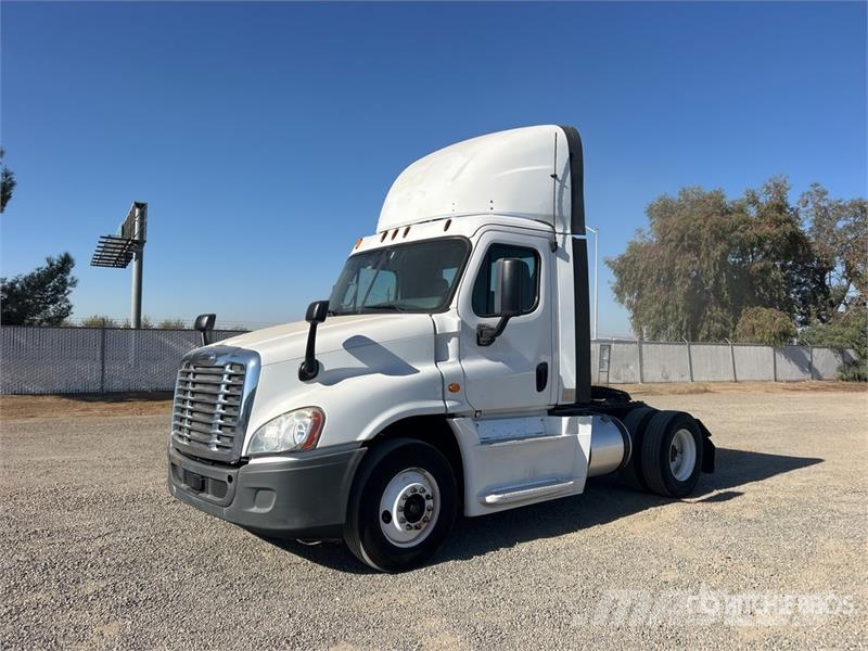 Freightliner Cascadia 125 Autotractoare