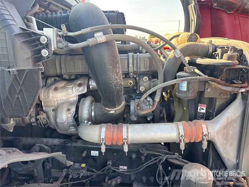 Freightliner Cascadia 126 6x4 T/A Sleeper Truck Tractor Vilcēji