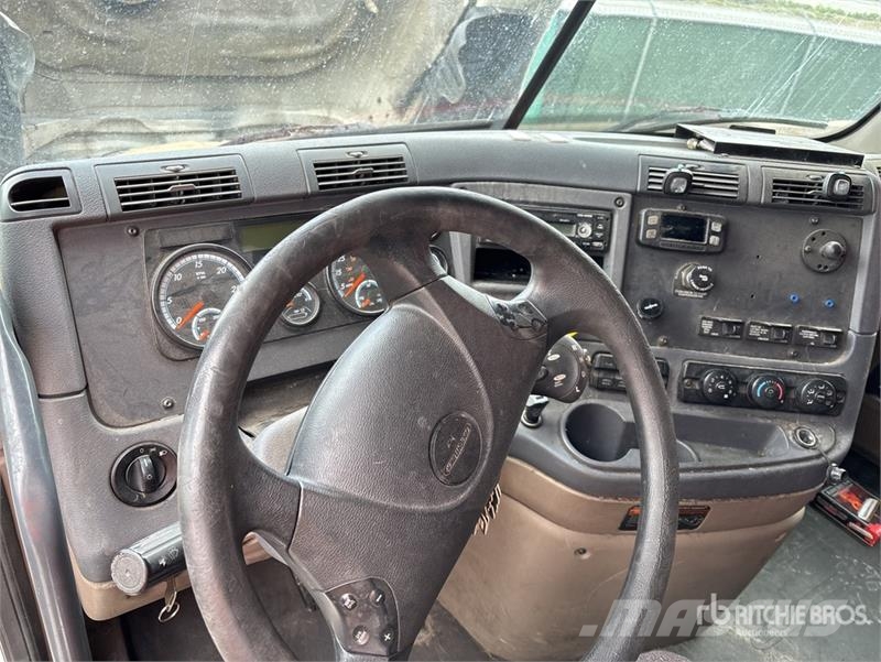 Freightliner Cascadia 125 6x4 T/A Sleeper Truck Tractor 트랙터 유닛