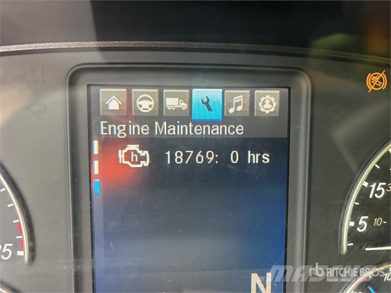 Freightliner Cascadia 126 6x4 T/A Sleeper Truck Tractor Sattelzugmaschinen