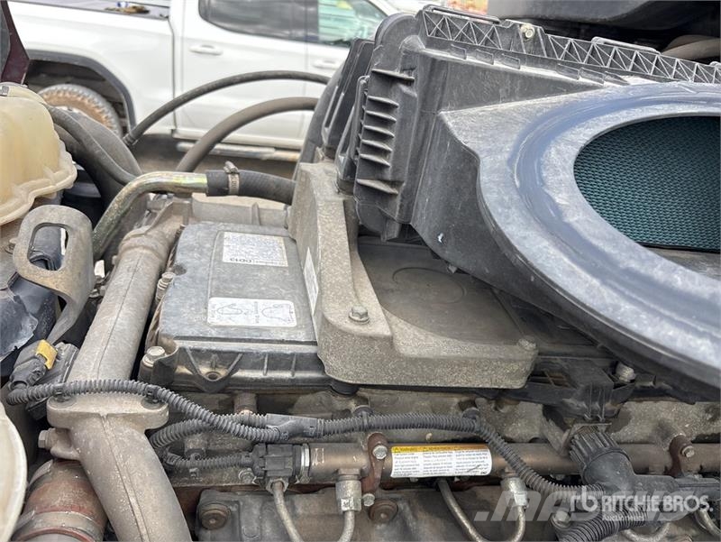 Freightliner Cascadia 126 6x4 T/A Sleeper Truck Tractor Motrici e Trattori Stradali